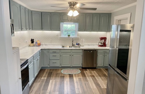 Lansing Otro | The Cottage-West Jefferson/ Grayson Highlands