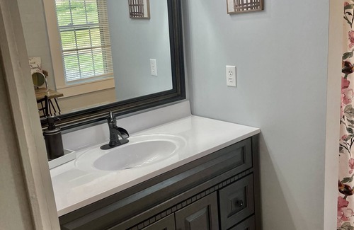 Lansing Otro | The Cottage-West Jefferson/ Grayson Highlands