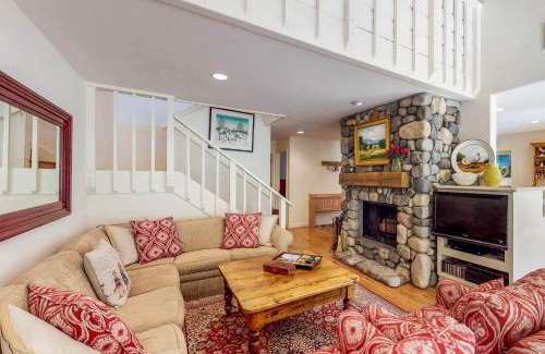 Warm Springs Casa | Creekside Retreat