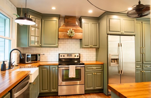 Charleston Casa | Charming 3-bedroom house in lovely Charleston, Between Downtown & Folly Beach!