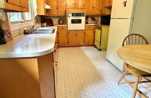 Lansing Casa | Creekside Rural Retreat in Beautiful Ashe County