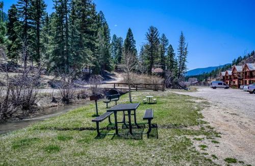 Red River Apartamento | Creekside Serenade