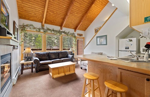 Fall River Estates Condominio | Creekside Suite 10 (NO HT)