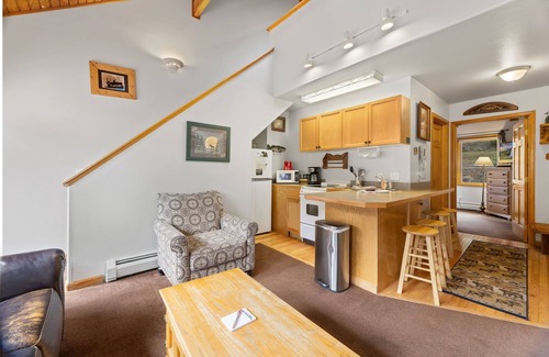 Fall River Estates Condominio | Creekside Suite 10 (NO HT)