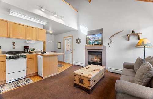 Fall River Estates Condominio | Creekside Suites 18 (NO HT)