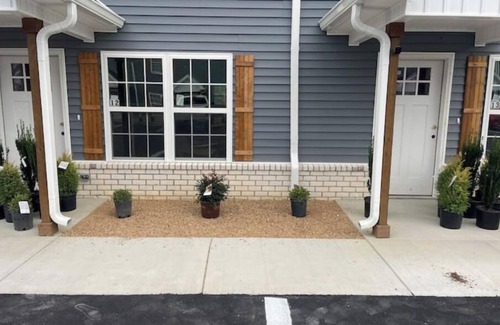 Bloomingdale Casa | Creekside Townhomesnn