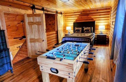 Cosby Casa | Creekside with views - jacuzzi firepit arcade