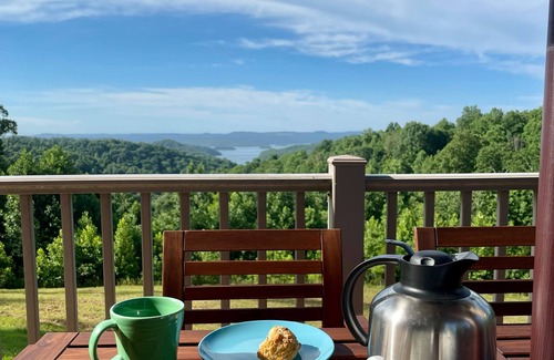 Burkesville Casa | Creekview Manor - Dale Hollow Lake with amazing views only minutes to docks
