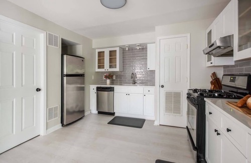 Inman Park Apartamento | Creme Carmel by Minty Living