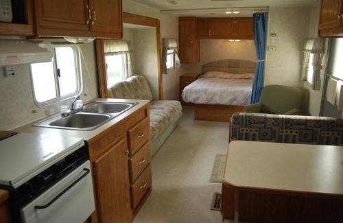 Quincy Complejo | Crescent Bar Camping Resort Studio Cabin 2