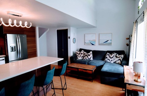 Quincy Condominio | Crescent Bar Condo near The Gorge, Boating & Golf. Sleeps 8. AMAZING Pool.