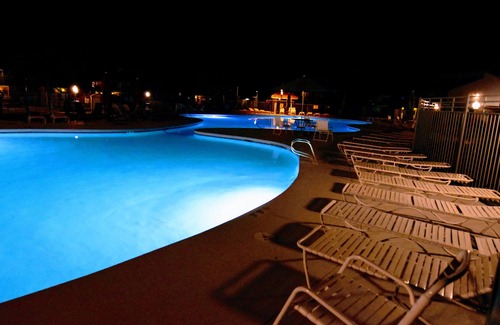 Quincy Condominio | Crescent Bar Condo near The Gorge, Boating & Golf. Sleeps 8. AMAZING Pool.