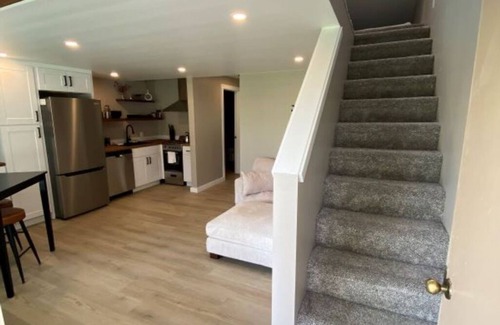 Quincy Condominio | Crescent Bar Condo: On the river with Pool, Gorge shuttle/Wineries, AC