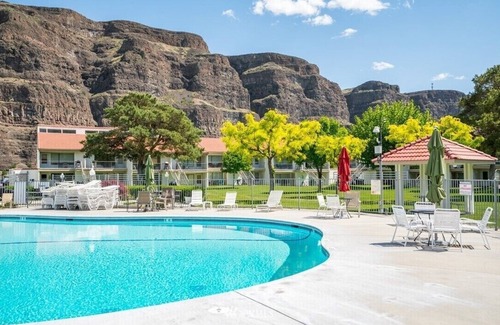 Quincy Condominio | Crescent Bar Condos Unit 143
