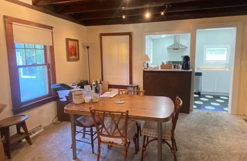 Niantic Casa | Crescent Beach Cottage - Vacation or Academic Rental