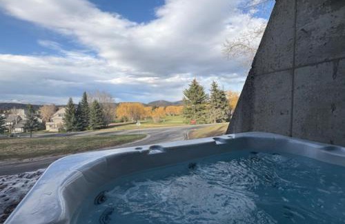 North Park City Casa | Crescent Cabin in the Woods