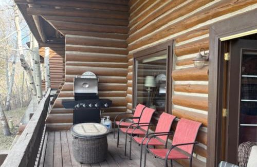 North Park City Casa | Crescent Cabin in the Woods