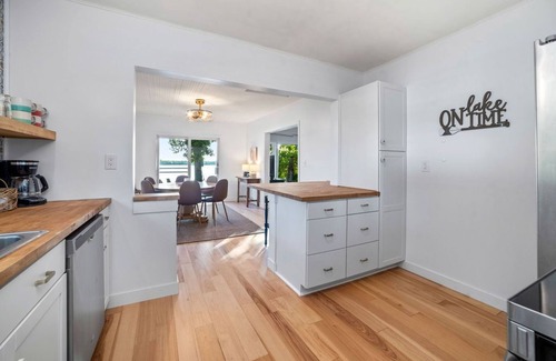 Big Lake Cabina | Crescent Cottage - 3 Bedroom 1.5 Bath with Firepit, Lake Toys, and Sunset Views