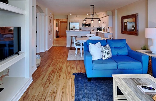 Litchfield by the Sea Condominio | Crescent D1E at Sandpiper Run - Large Pool, private stairs