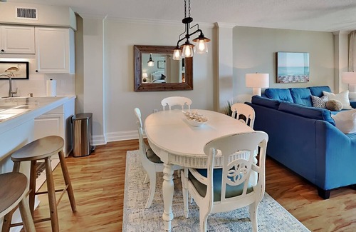 Litchfield by the Sea Condominio | Crescent D1E at Sandpiper Run - Large Pool, private stairs