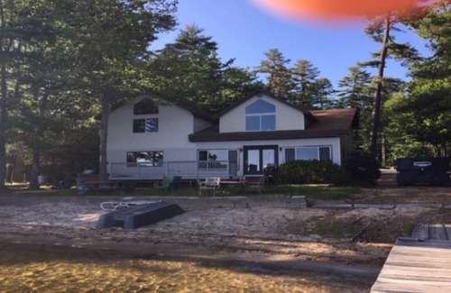 Raymond Casa | Crescent Lake - Raymond, Maine - A orillas del lago con Sandy Beach
