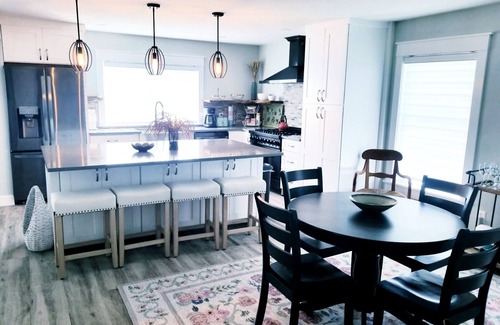 Crescent City Casa | Crescent Lake View in Quaint Downtown Crescent City