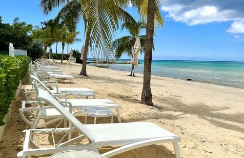 Seven Mile Beach Casa | Crescent Point #9: 3Bed Condo