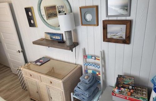 Crescent Beach Casa | Crescent Vintage Cottage