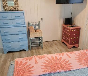 Crescent Beach Casa | Crescent Vintage Cottage