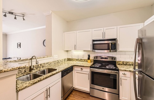 SoNo Apartamento | Crest at Midtown 4505 l 1 Bedroom 1 Bathroom