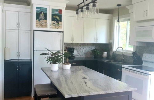 Bluewater Cabaña | Crest Beach Lake House: 4-Season Getaway Between Bayfield and Grand Bend!