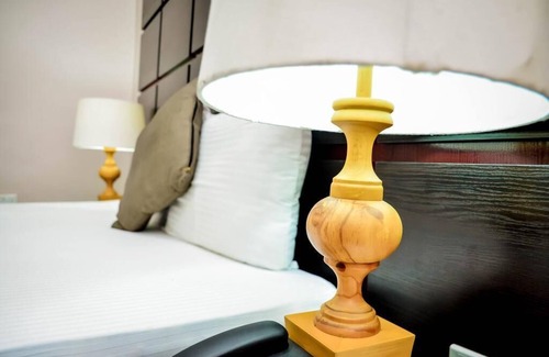 Jos Hotel | Crest Hotel