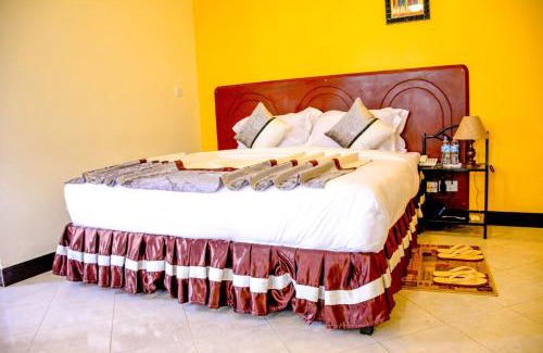 Arusha Cabina | Crest Safari Lodge Bed and Breakfast