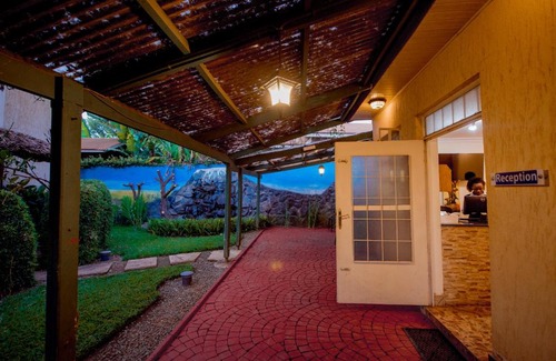 Arusha Cabina | Crest Safari Lodge Bed and Breakfast