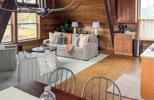 Creston Casa | Creston Centennial #1-King bed, rustic barn loft w/stairs