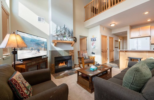 Kimball Junction Condominio | Park City grande 2BR / 2. 5BA con loft, excelentes vistas y ubicación