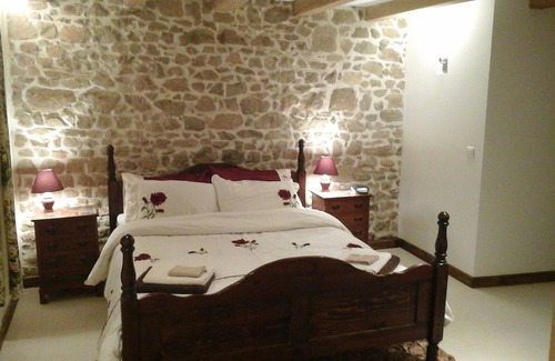 Augeres Otro | Cottage Antiguo Y Granero En Pequeña Aldea