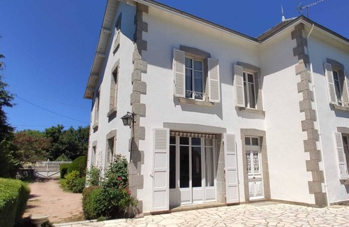 Auzances Casa | Creuse, Large character house in quiet area with terrace, swim. pool and garden