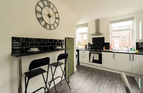 Bury Casa | Crew Quarters Inn - Perfect for Long Stays