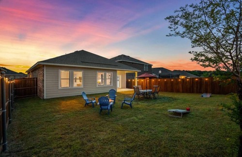 Lavon Casa | Relocate in Comfort | Spacious home with yard
