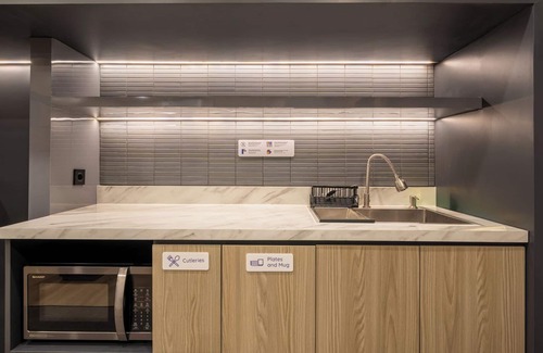 Kuningan Hotel | CRiB by Bobobox, Kuningan, Jakarta