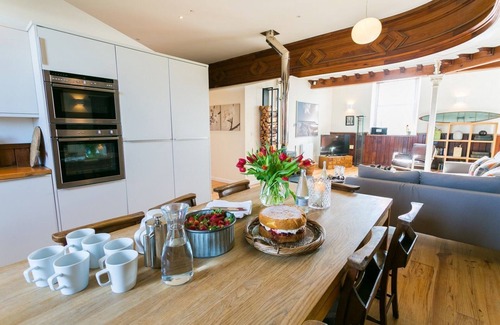 Ty Croes Apartamento | Cribinau - a dog that sleeps 8 guests in 4 bedrooms
