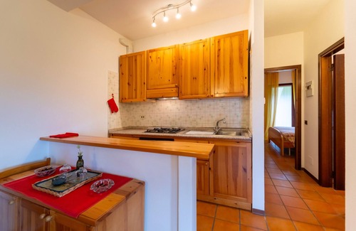 Civenna Apartamento | Crimson Apartment by Wonderful Italy