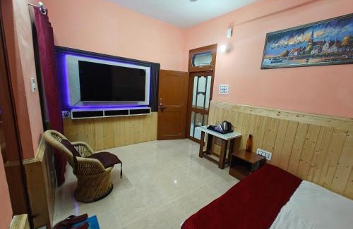 Rampur Cama Y Desayuno | Crimson inn b&b