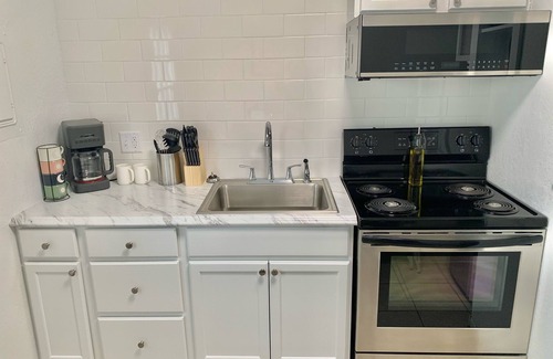 Kokomo Condominio | Crisp and Modern one bedroom condo on Northwest side of Kokomo
