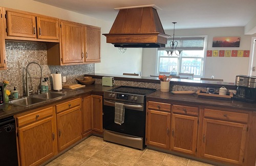 Quaker Street Apartamento | Crisp ..clean beautiful recently renovated apartment !! Long TERM RENTAL option