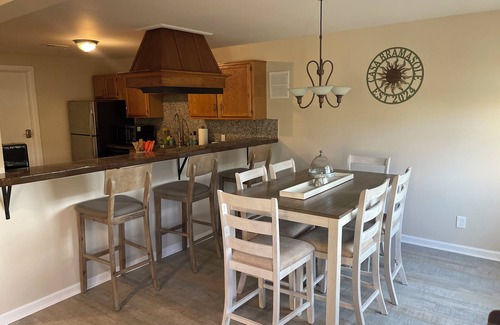 Quaker Street Apartamento | Crisp ..clean beautiful recently renovated apartment !! Long TERM RENTAL option