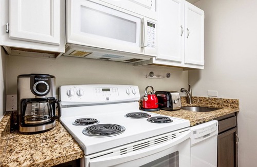 Adams Morgan Apartamento | Crisp Dupont Circle 2BR nr. U Street, Metro & Glen’s Mkt, by Blueground
