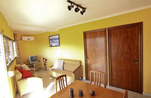 La Pineda Apartamento | Cristobal Planet Apartment