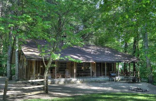Pittman Center Casa | Crockett's Coonskin Cabin #540